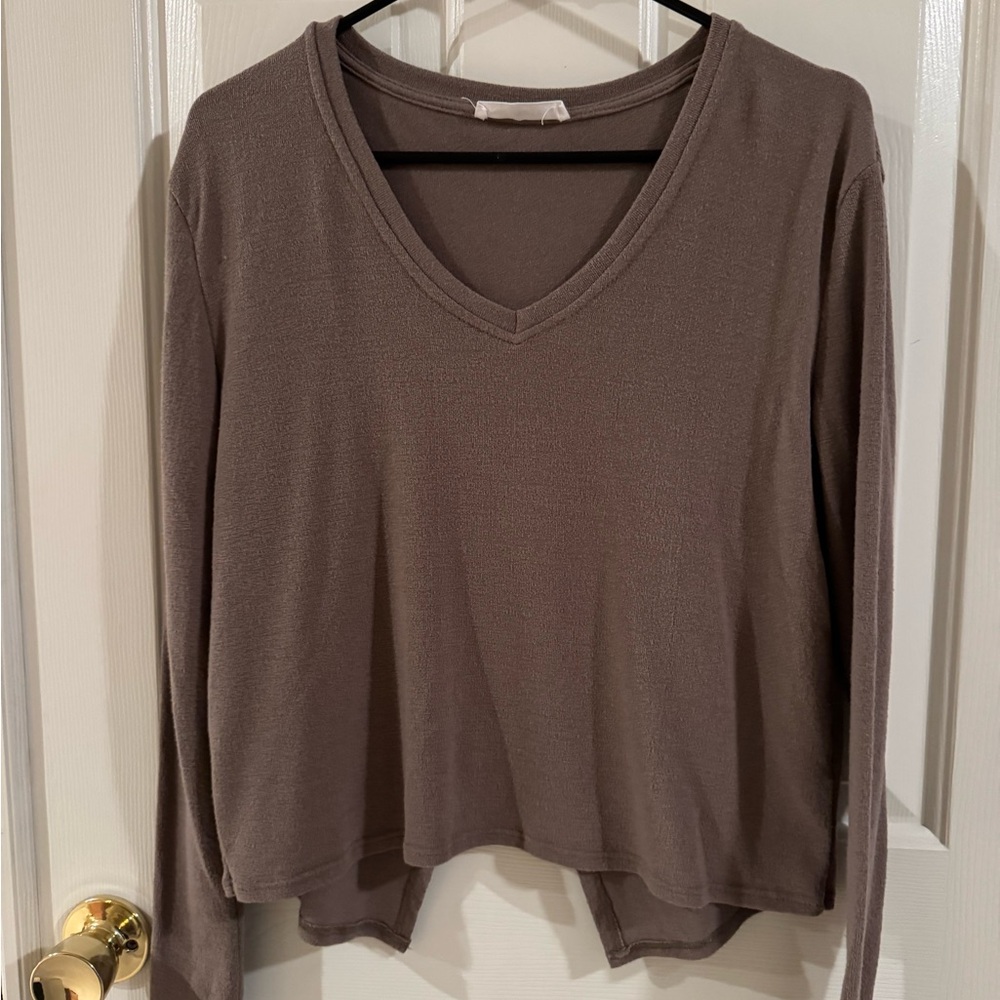 Elegant Long Sleeve V-Neck Top - Taupe
